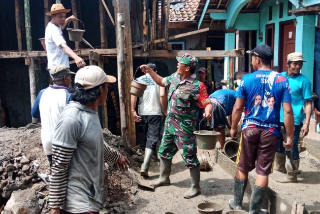 Peran Babinsa dalam Kemanunggalan TNI-Rakyat Melalui Karya Bakti