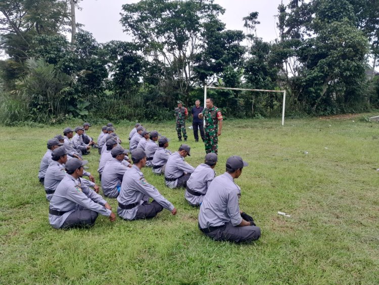 Mewakili Danramil Babinsa Hadiri Peningkatan Kapasitas Linmas Desa Binangun