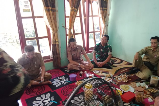 Babinsa Menghadiri Undangan IKKDes Guna Menjalin Silahturahmi 
