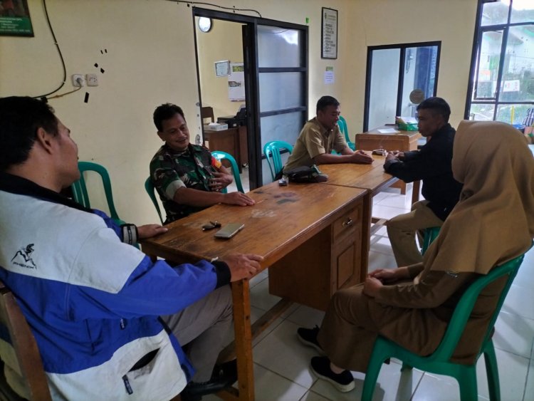 Pererat Sinergitas, Babinsa Komsos Dengan Perangkat Desa