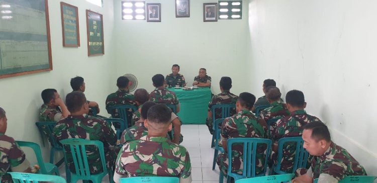 PENGARAHAN KOMANDAN KORAMIL BERIKAN MOTIVASI DAN EVALUASI KEPADA ANGGOTA