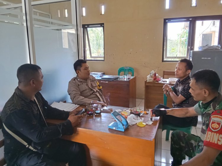 Babinsa Bersama Bhabinkamtibmas Jalin Komunikasi Sosial 