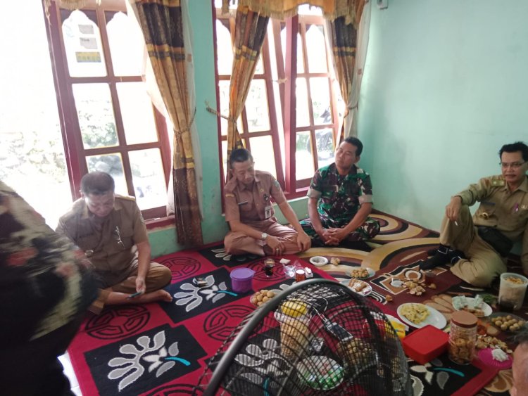 Babinsa Menghadiri Undangan IKKDes Guna Menjalin Silahturahmi 