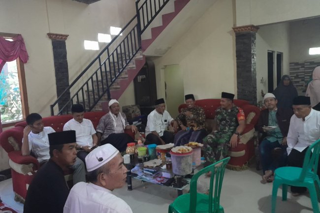 Babinsa Hadiri Tasakuran Warga Menjelang Keberangkatan Ibadah Haji Ke Tanah Suci