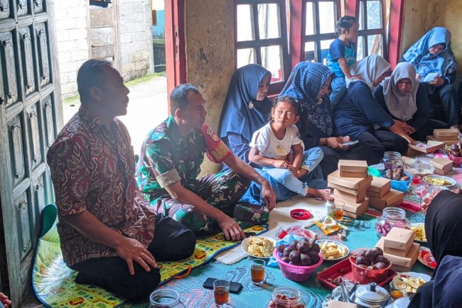 Babinsa Koramil 04/Karangkobar Menghadiri Pertemuan Kader Posyandu Desa Ambal