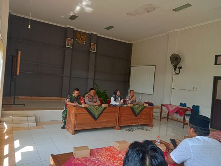 Babinsa Koramil 14/Mardukara Hadiri Sosialisasi Pilkades Damai