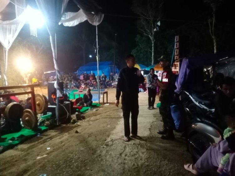 Warga Gelar Pentas Seni Kuda Kepang Babinsa Hadiri dan Pengamanan