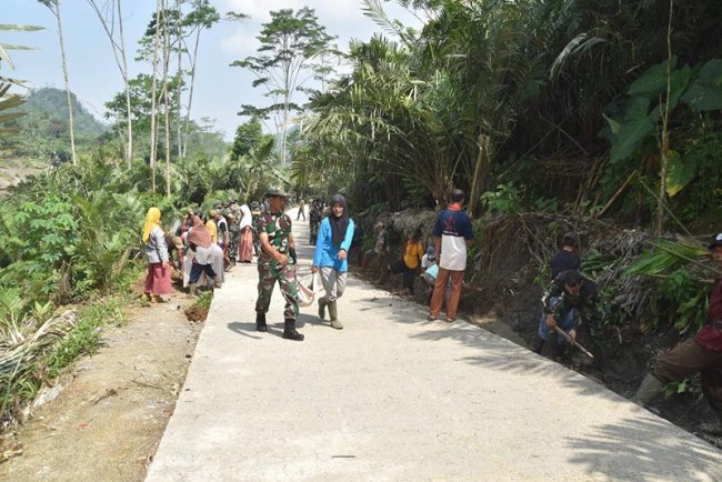 Sinergi Warga dan TNI dalam TMMD Reguler ke-120 di Banjarnegara