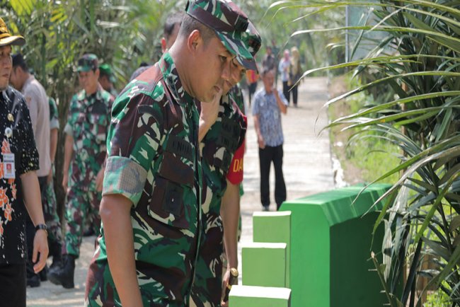 Tinjauan Jembatan Desa Sijenggung oleh Tim Wasev PJO TMMD Reguler ke-120 TA 2024