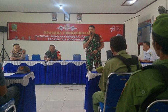 Babinsa Dan Bhabinkantibmas Sinegri Melaksanakan Pembinaa Wawasan Kebangsaan Satlinmas