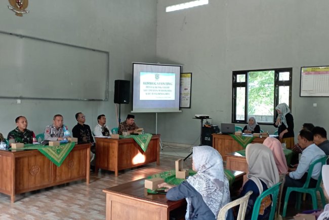 Babinsa Koramil 14Madukara Hadiri Rembug Stunting Tingkat Desa Karanganyar 