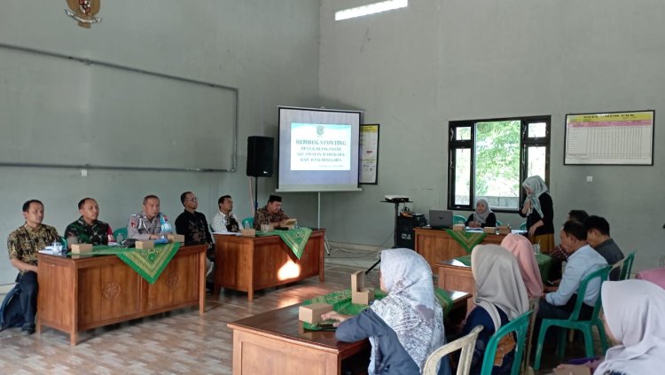 Babinsa Koramil 14Madukara Hadiri Rembug Stunting Tingkat Desa Karanganyar 