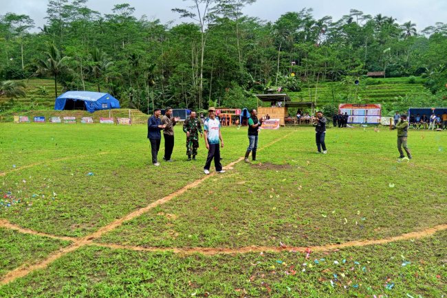 Danposramil Hadiri Acara Pembukaan Turnamen Sepak Bola Di Wilayah Binaan