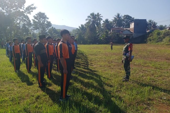 Mpls Siswa Baru Babinsa Berikan Wawasan Kebangsaan Dan Pelatihan Pbb