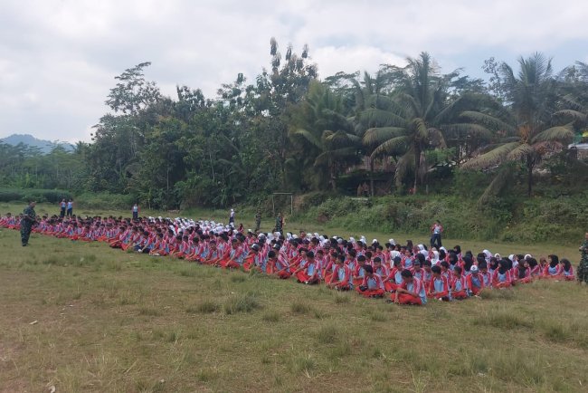 BENTUK SISWA LEBIH DISIPLIN, BABINSA BERIKAN PENDIDIKAN KARAKTER SISWA SMP