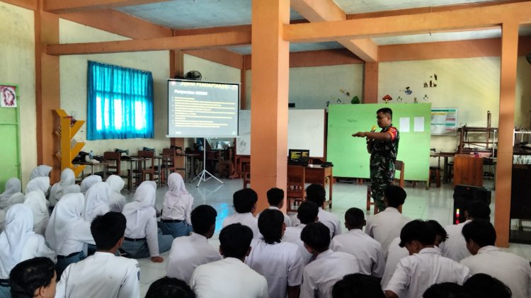 Babinsa Koramil 09 mSusukan Sosialisasi Pendaftaran Calon Prajurit di SMKN 1 Susukan