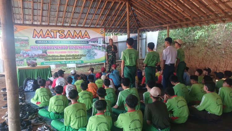 Danramil Berserta Anggota Memberikan Wawasan Kebangsaan Kepada Siswa Mts Cokroaminoto  Tanjungtirta