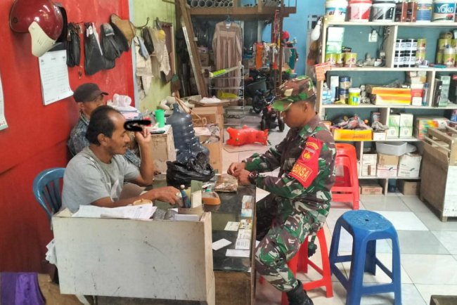 Babinsa Komsos Dengan Tokoh Masyarakat 