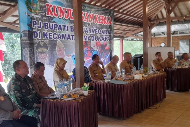 Danramil 14/madukara Dampingi Kunjungan Kerja PJ. Bupati Banjarnegara di Kecamatan Madukara