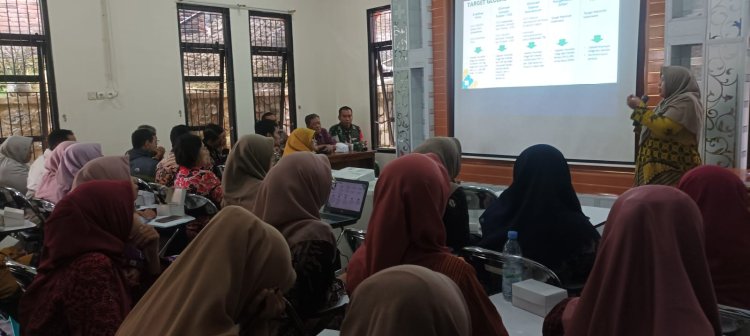 Dukung Bias, Babinsa Posramil Pagedongan Hadiri Pertemuan Persiapan Bulan Imunisasi Anak