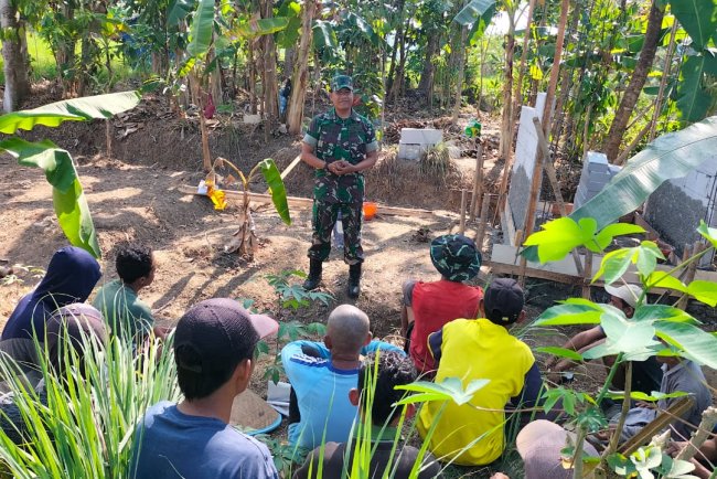 Danramil Dampingi Pembangunan Rumah Pompa Air untuk Pertanian