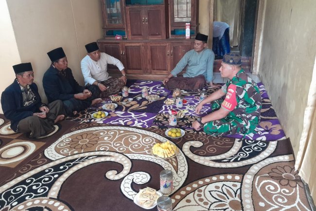 Babinsa Hadiri Pengajian Umum Peringatan Maulid Nabi Muhammad SAW Desa Binangun