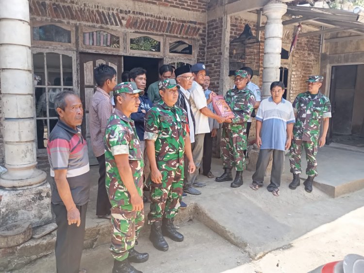 Danramil Beserta  Babinsa Mendampingi Penyaluran Benih Padi Untuk Ketahanan Pangan