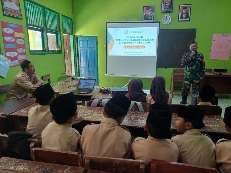 Babinsa Koramil 11/Punggelan Berikan Wasbang dan Latihan PBB Dasar