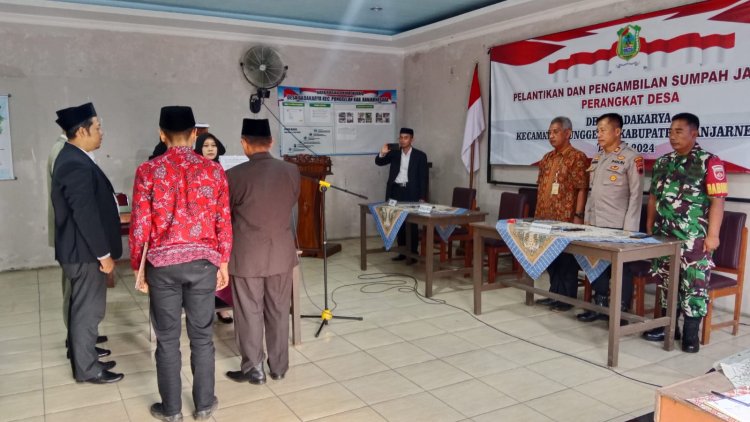 Hadiri Pelantikan Perangkat Desa, Babinsa Koramil 11/Punggelan Harapkan Pejabat Baru Mendedikasikan Untuk Kepentingan Masyarakat 