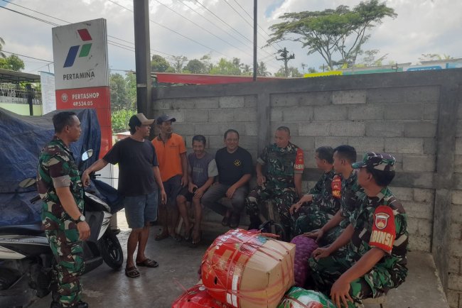 Babinsa Ciptakan Keakraban dengan Warga Binaan Melalui Komsos