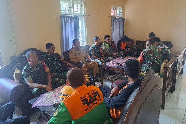 Komsos Para Babinsa Bersama Perangkat Desa Tingkatkan Kerjasama 