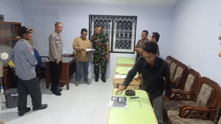 Danramil 14/Madukara Pantau Pembuatan Soal Ujian Perangkat