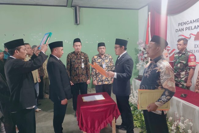 Babinsa Hadiri Pelantikan Perangkat Desa