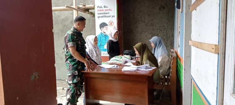 Babinsa Melaksanakan Pendampingan Penyaluran Beras Ke Warga Binaan