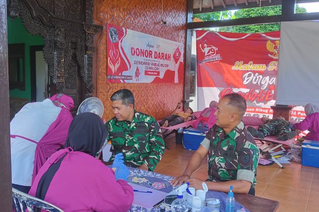 Anggota Koramil Aktif melaksanakan Donor Darah