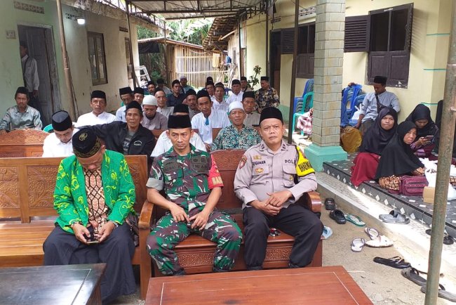 Babinsa Hadiri Pengajian dalam Rangka Haul Masal dan Haflah Akhiurssanah