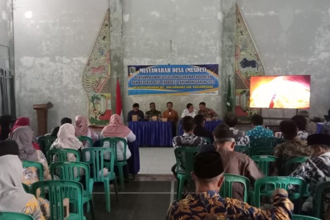 Danramil Hadiri Musyawarah Desa di Desa Pekandangan Kecamatan Banjarmangu