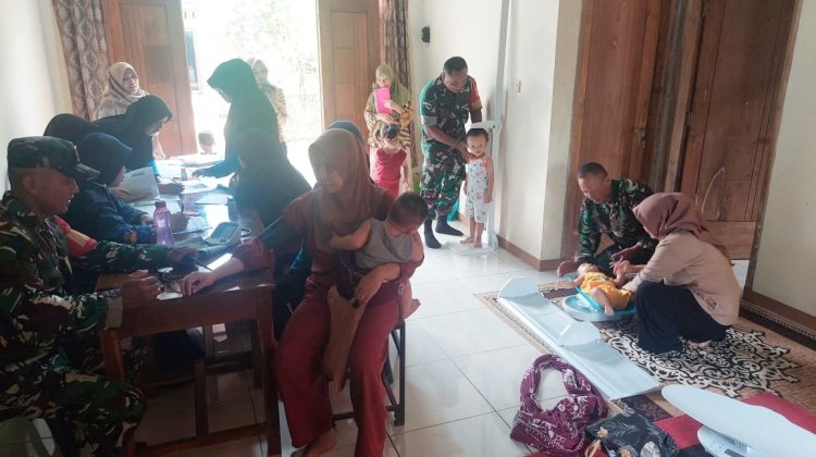 Babinsa Koramil 07 Mandiraja Dampingi Posyandu, Dukung Pencegahan Stunting di Panggisari