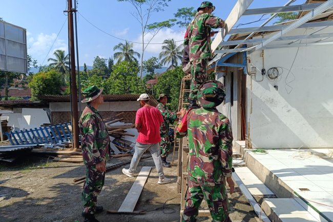 Sentuhan Kepedulian TNI Teras Harapan untuk Anak-Anak Panti