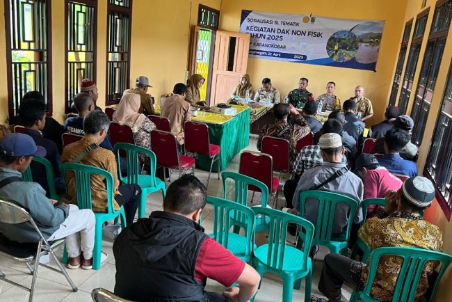 Mewakili Danramil Serka Purnomo Hadiri Sosialisasi Sekolah Lapang (SL) Tematik Pertanian Organik Di Kantor BPP Karangkobar