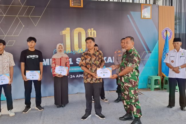 Mewakili Danramil 09 Susukan Batituud Hadiri Puncak perayaan HUT SMK N 1 Susukan