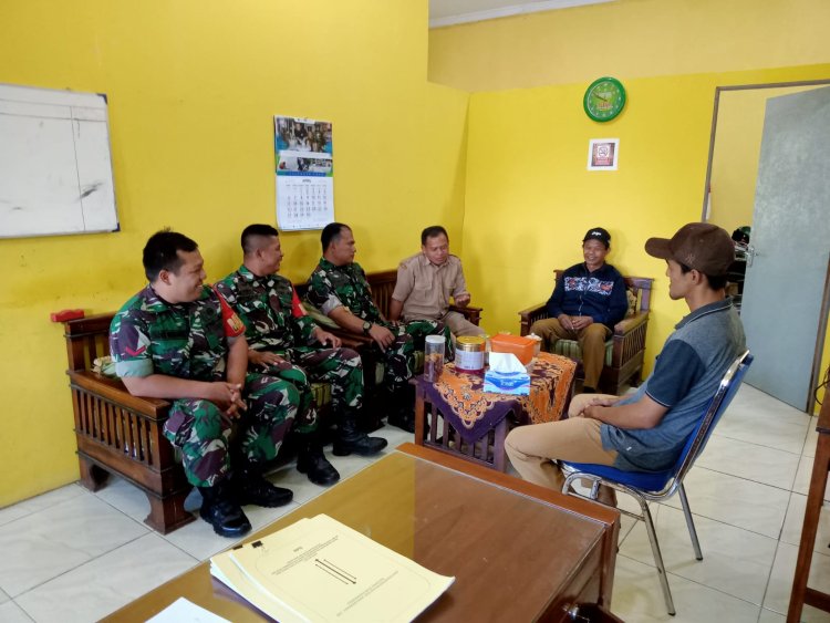 Pererat Silaturahim Babinsa Jalin Komsos Dengan Perangkat Desa Paweden