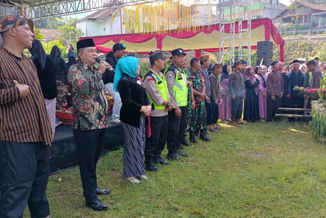 Lestarikan Budaya Babinsa Menghadiri Kegiatan Ruwat Bumi