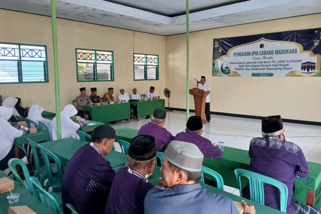 Babinsa Serma Edi sutrisno Hadiri Acara Penyambutan Jamaah Haji Kecamatan Madukara Tahun 2025