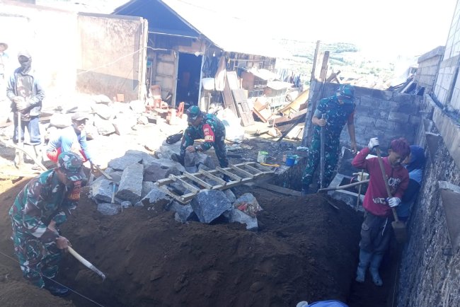 Koramil Batur Bangun Rumah Layak Huni bagi Warga Kaliputih