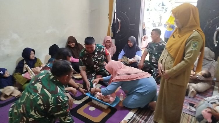 TNI Hadir di Tengah Posyandu Satukan Langkah Cegah Stunting di Desa Susukan