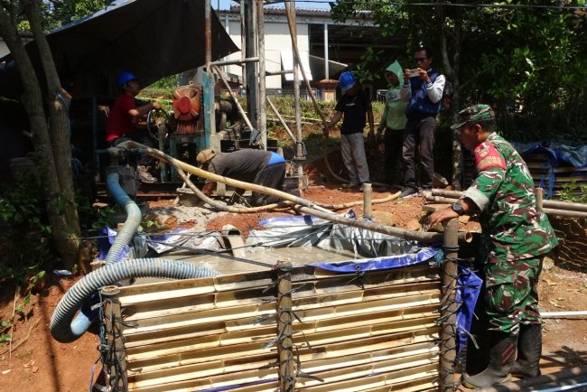 Ustadz Sodik  Sambut Gembira Pembangunan Sumur Bor di Dukuh Kutawangi