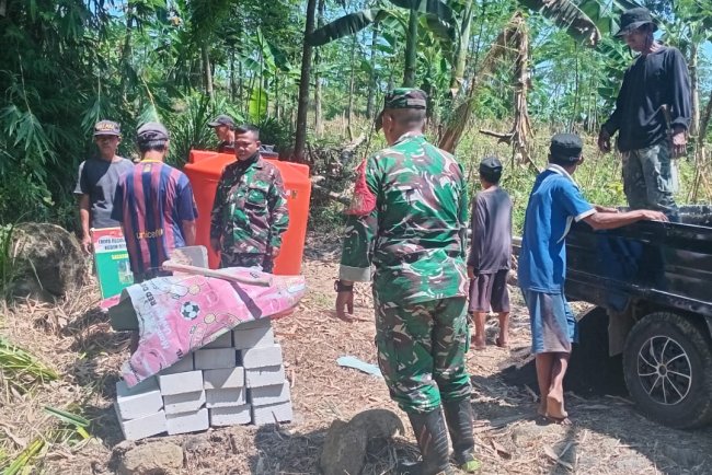 Satgas TMMD Reguler ke-125 Kodim 0710/Pekalongan Mulai Kerjakan Program Pipanisasi di Dukuh Leles, Desa Windurojo