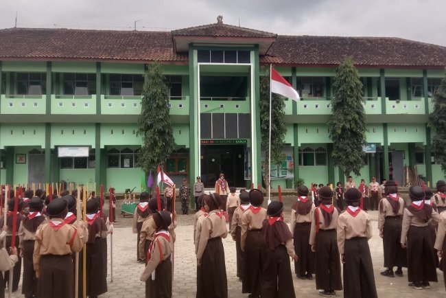 Babinsa 14/Madukara Hadiri Pembukaan Perkemahan Pramuka