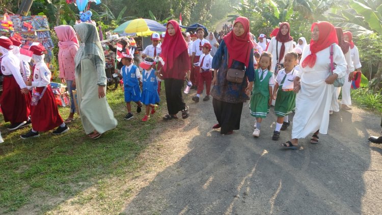 Warga Desa Windurojo Antusias Ikuti Upacara HUT RI ke-80 Bersama Satgas TMMD Reguler 125 Kodim 0710/Pekalongan